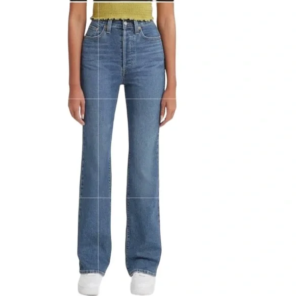 725 HIGH RISE BOOTCUT WOMEN'S JEANS Zip Fly Light Wash Size (2) 26”X30”